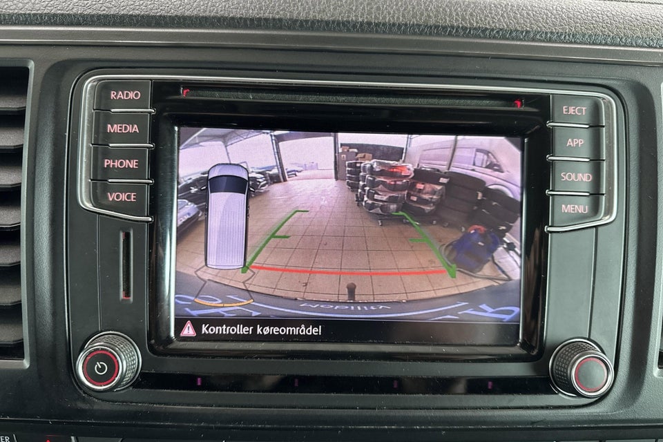 VW Transporter 2,0 TDi 150 Kassevogn DSG lang