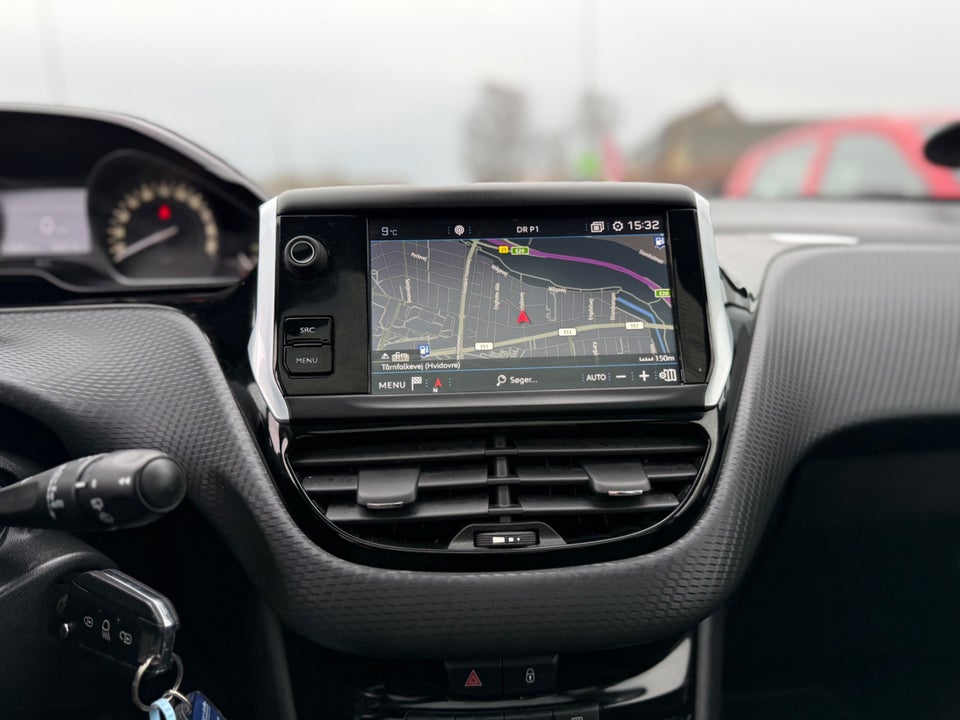 Peugeot 208 1,5 BlueHDi 100 Allure Sky 5d