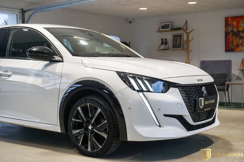 Peugeot 208 1,2 PureTech 100 GT 5d