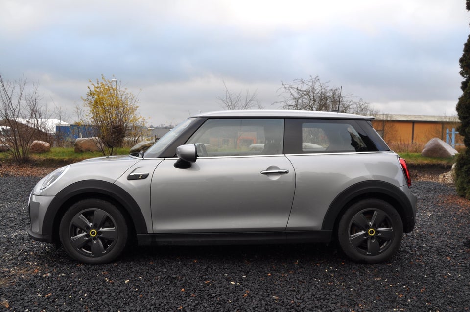 MINI Cooper SE Essential 3d