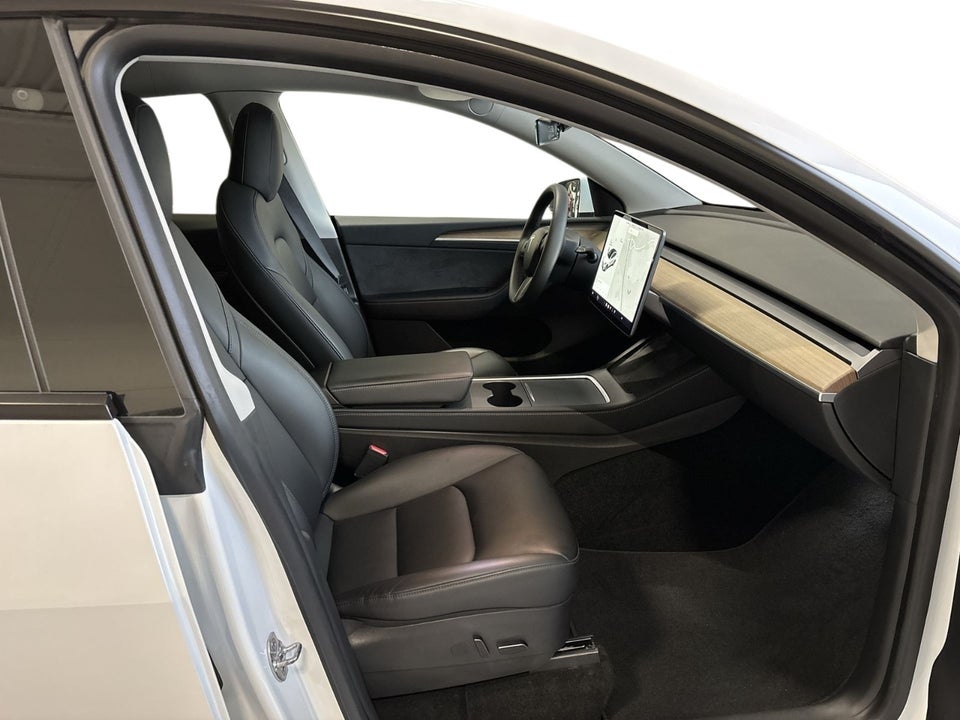 Tesla Model Y Long Range AWD 5d