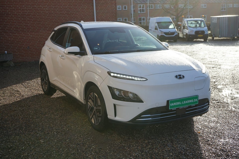 Hyundai Kona 64 EV Advanced Van 5d