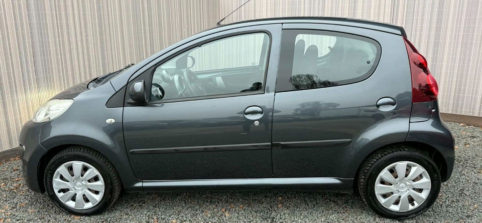 Peugeot 107 1,0 Champion Air 5d