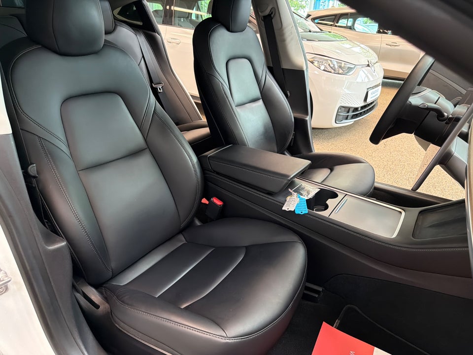 Tesla Model 3 Standard Range+ RWD 4d