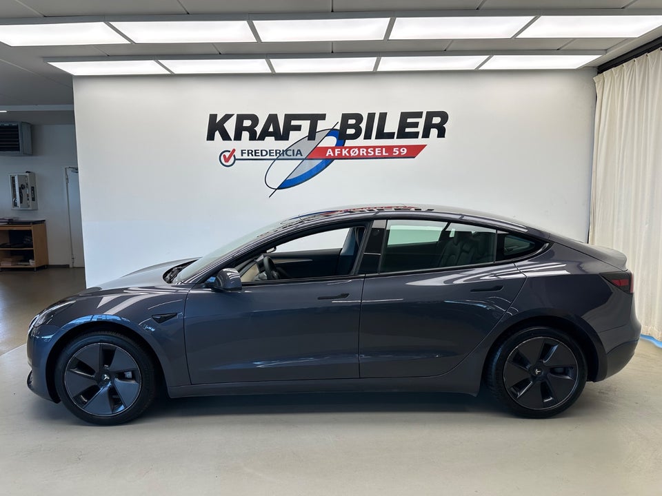 Tesla Model 3 Long Range AWD 4d