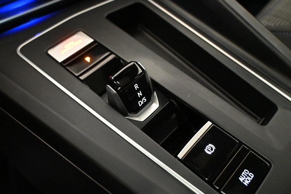 VW Golf VIII 1,4 GTE DSG 5d