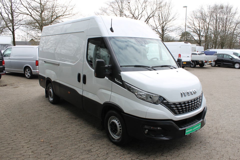 Iveco Daily 2,3 35S14 12m³ Van AG8