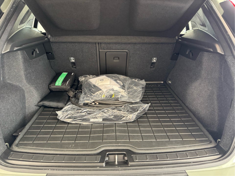 Volvo XC40 P6 ReCharge Pro 5d