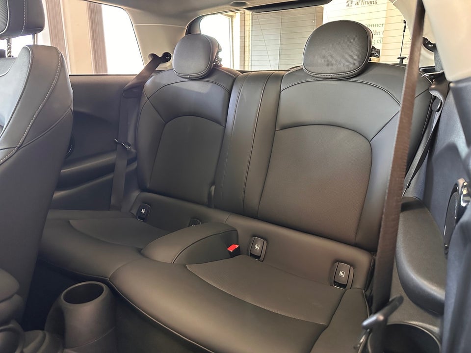 MINI Cooper SE Maximise 3d