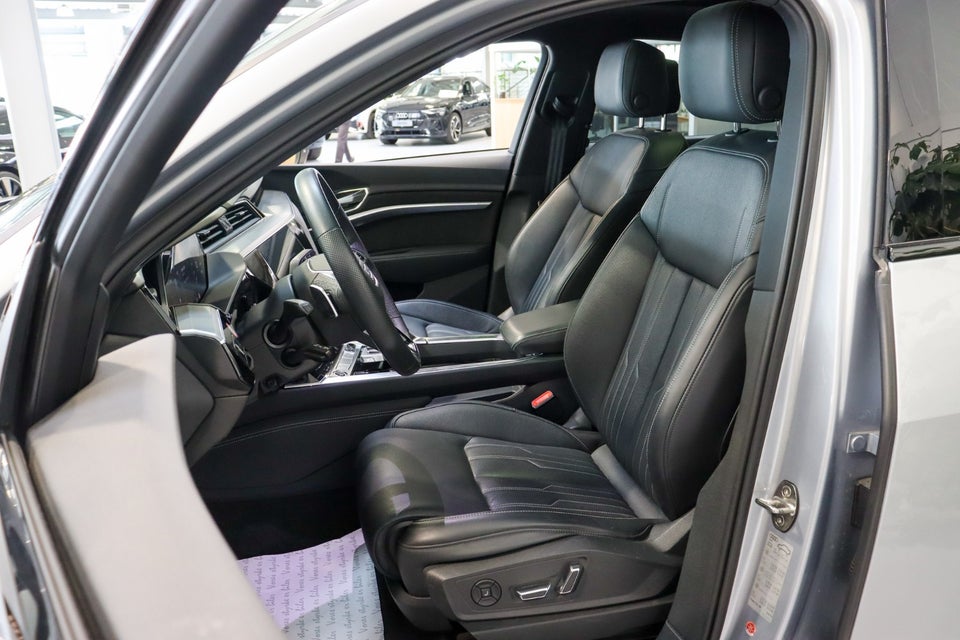 Audi e-tron 55 S-line Sportback quattro 5d