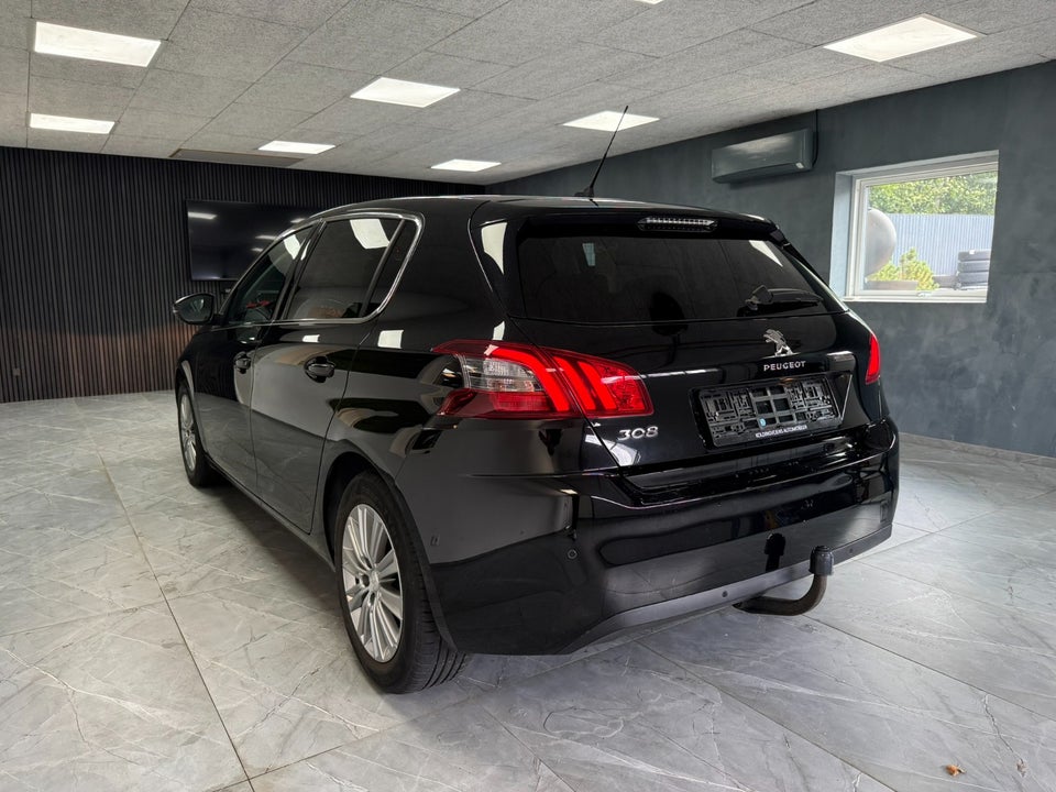 Peugeot 308 1,5 BlueHDi 130 Allure Sky 5d