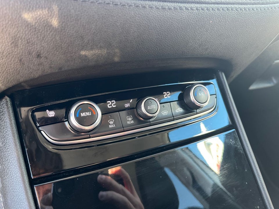 Opel Grandland X 1,6 Hybrid4 Ultimate aut. 5d