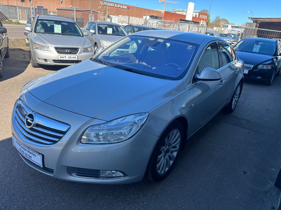 Opel Insignia 1,8 Edition 4d