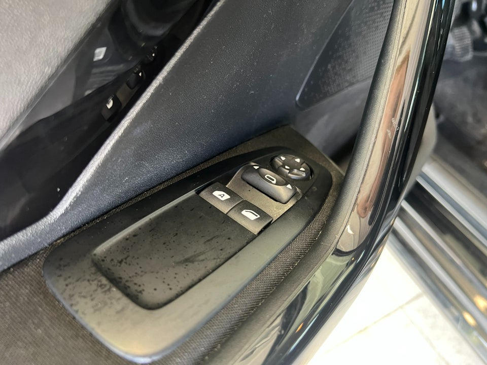 Peugeot 208 1,2 PureTech 82 Active 5d