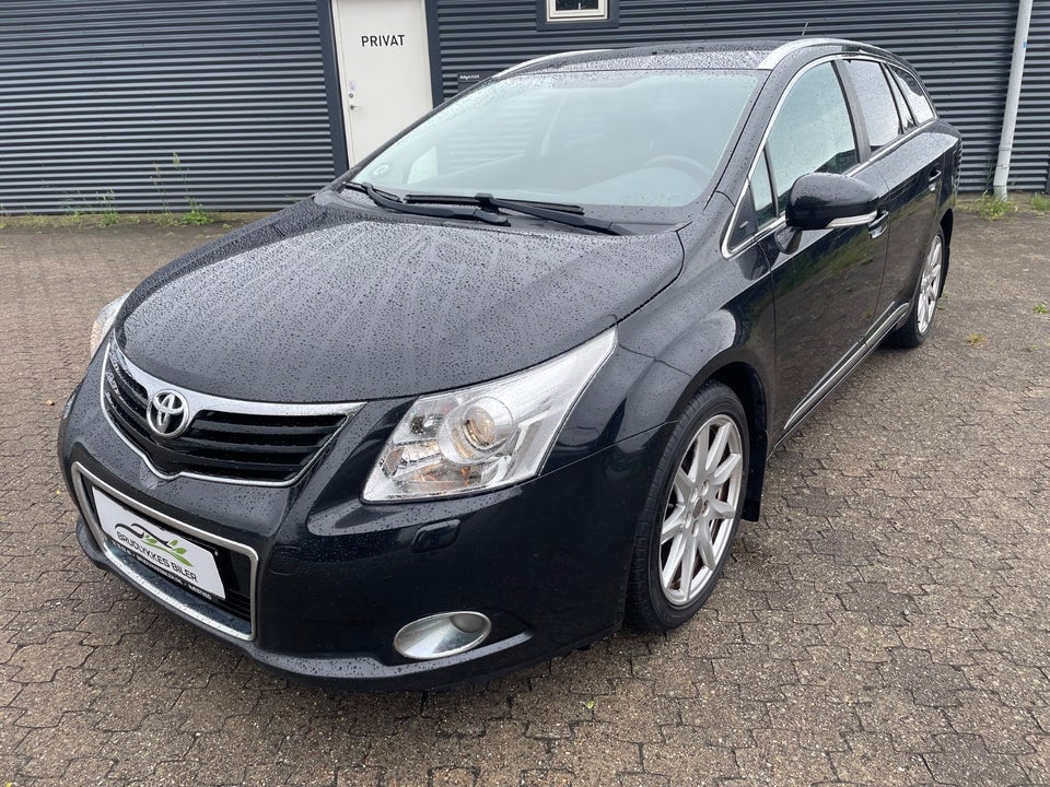 Toyota Avensis 1,8 VVT-i TX stc. CVT 5d