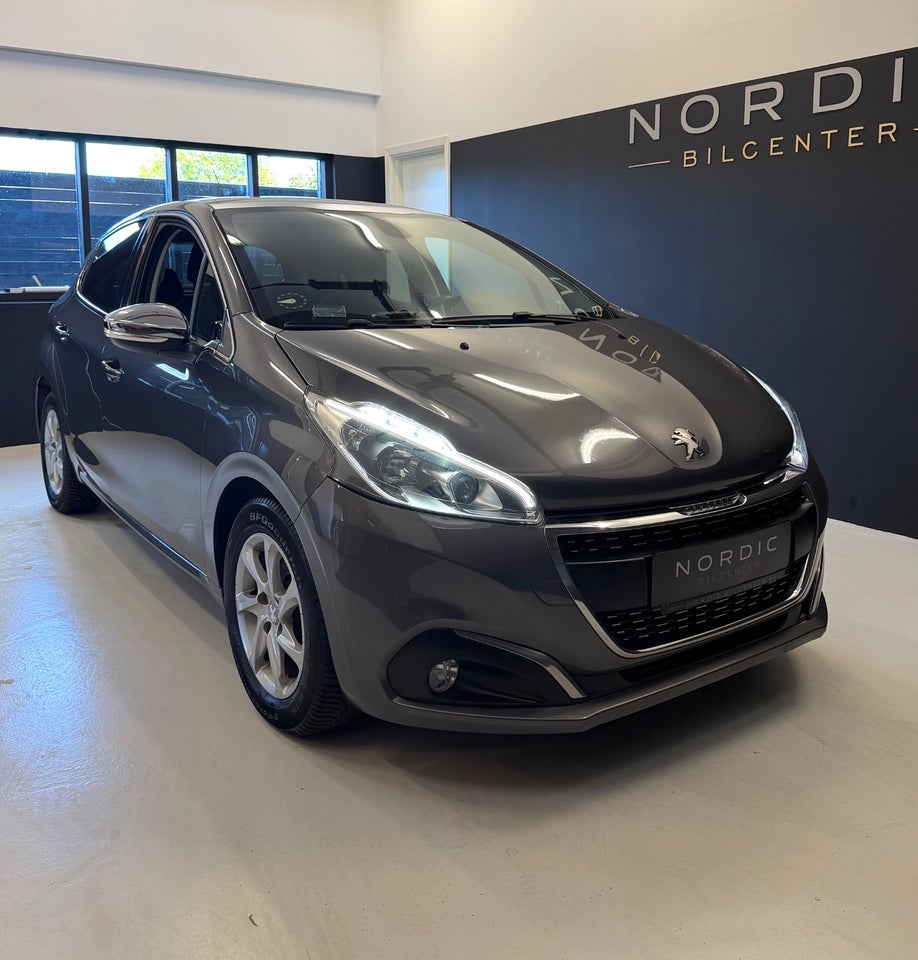 Peugeot 208 1,2 PureTech 82 Allure Sky 5d