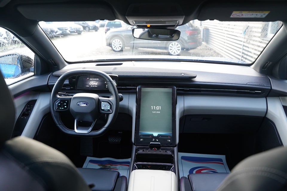 Ford Explorer 84 Select Extended Range AWD 5d