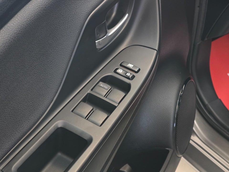 Toyota Yaris 1,5 Hybrid H3 Limited Smart e-CVT 5d