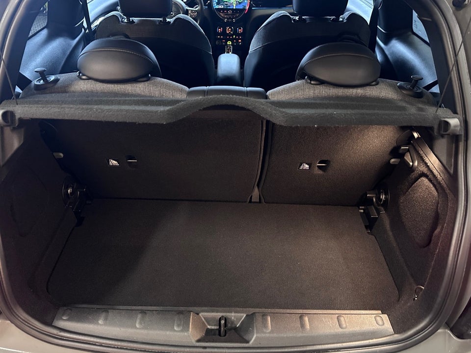 MINI Cooper SE Essential 3d