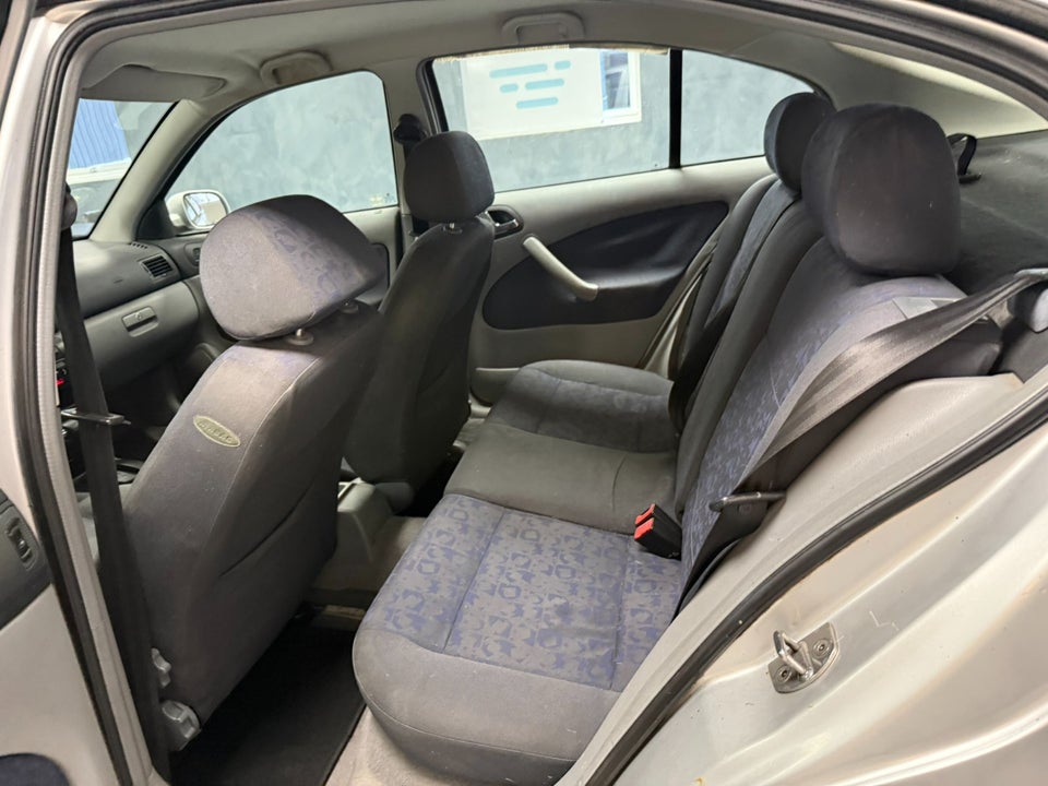 Skoda Octavia 1,6 LX Combi aut. 5d