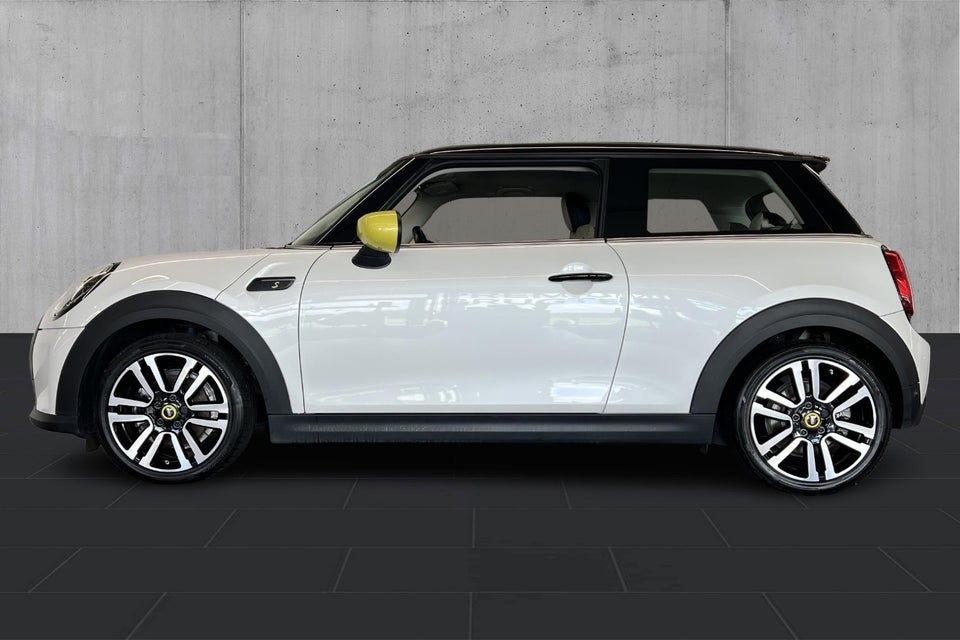 MINI Cooper SE Classic Trim 3d