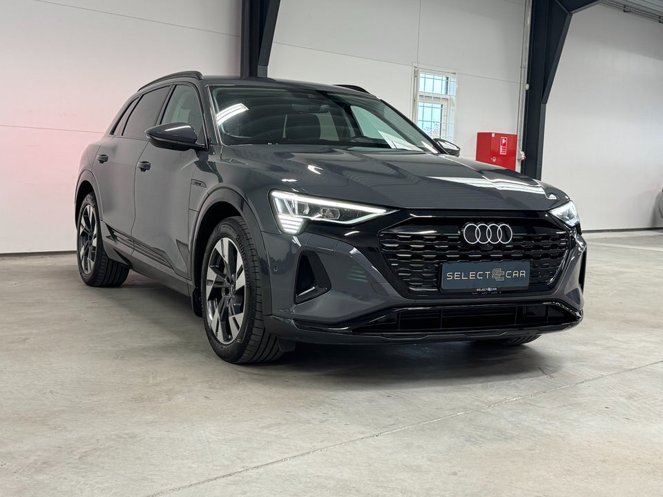 Audi Q8 e-tron 55 quattro 5d