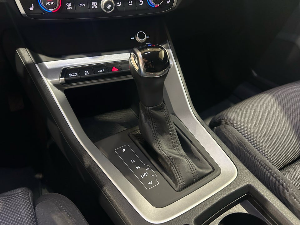 Audi Q3 45 TFSi e Attitude plus S-tr. 5d