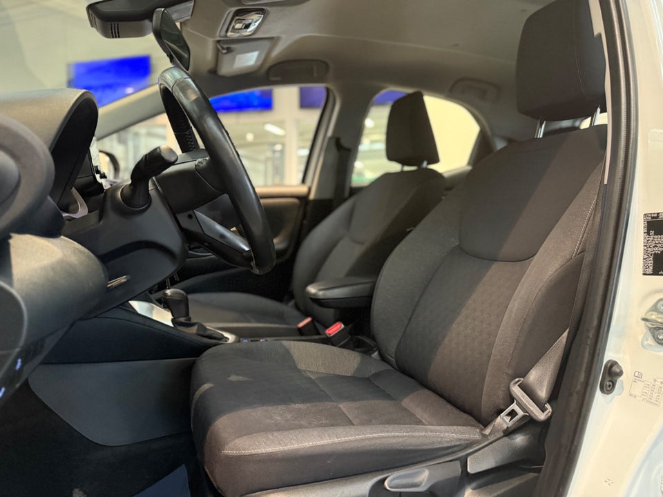 Toyota Yaris 1,5 Hybrid H1 e-CVT 5d