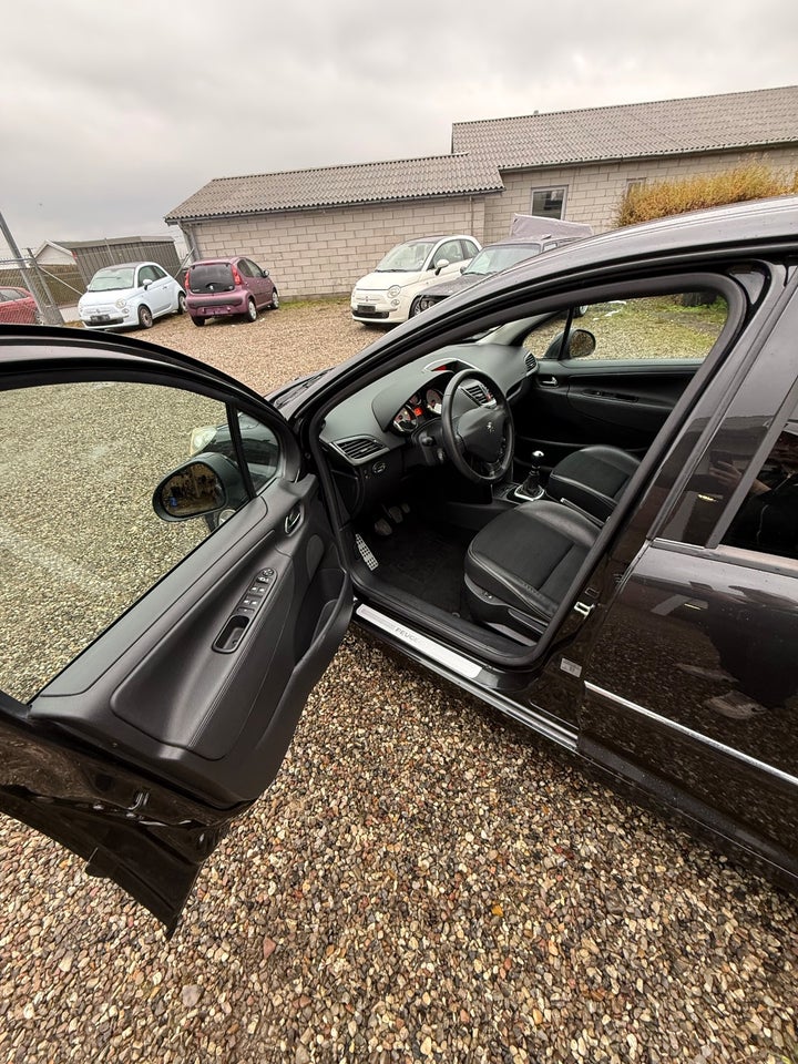 Peugeot 207 1,6 THP 156 Allure 5d
