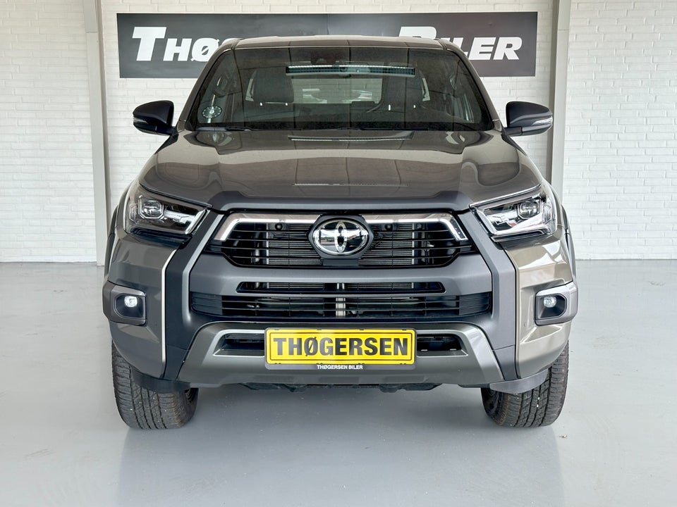 Toyota HiLux 2,8 D T4 Invincible Db.Kab aut. 4d