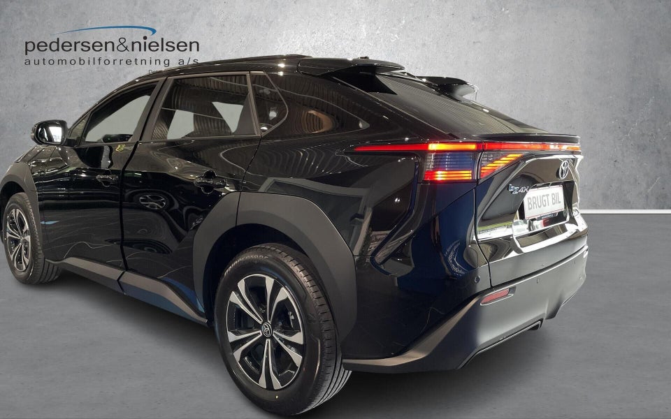 Toyota bZ4X Executive 5d