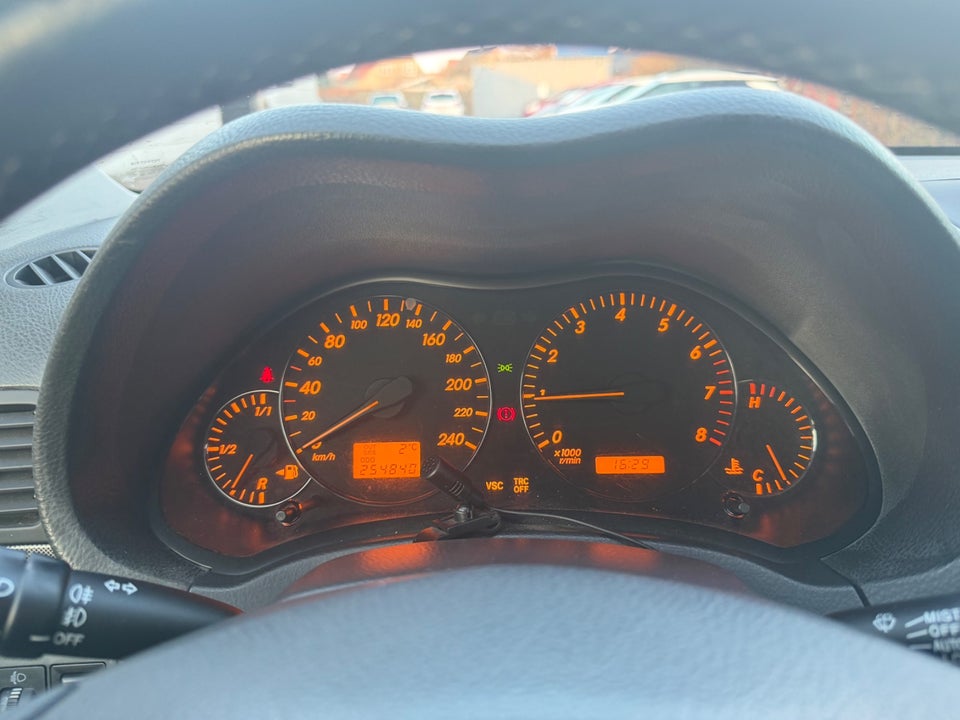 Toyota Avensis 1,8 VVT-i Sol stc. 5d