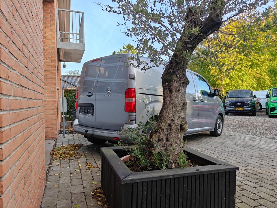 Peugeot Expert 2,0 BlueHDi 122 L2 Premium Van