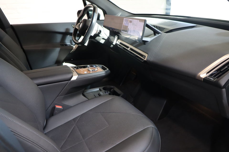 BMW iX xDrive40 Fully Charged 5d