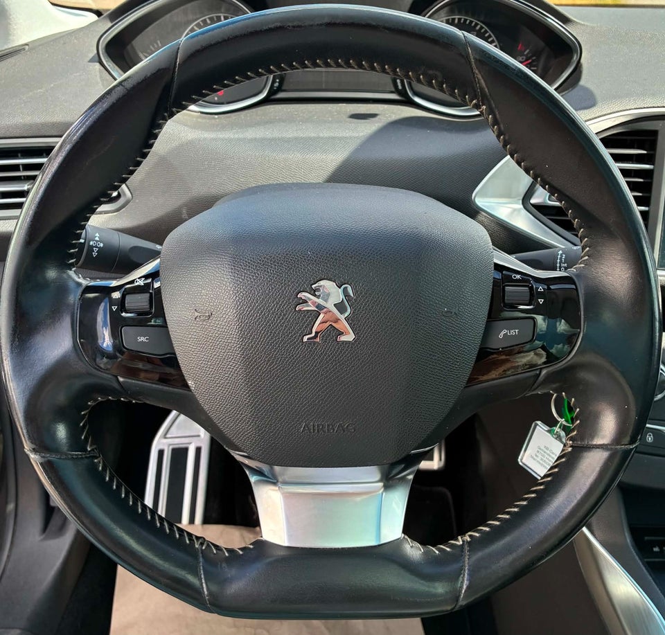 Peugeot 308 1,2 e-THP 130 Allure Sky SW 5d