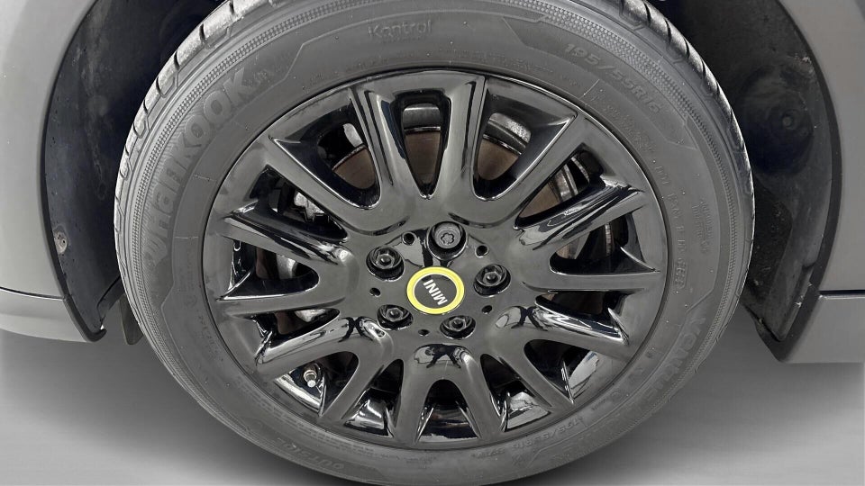 MINI Cooper SE Classic Trim 3d