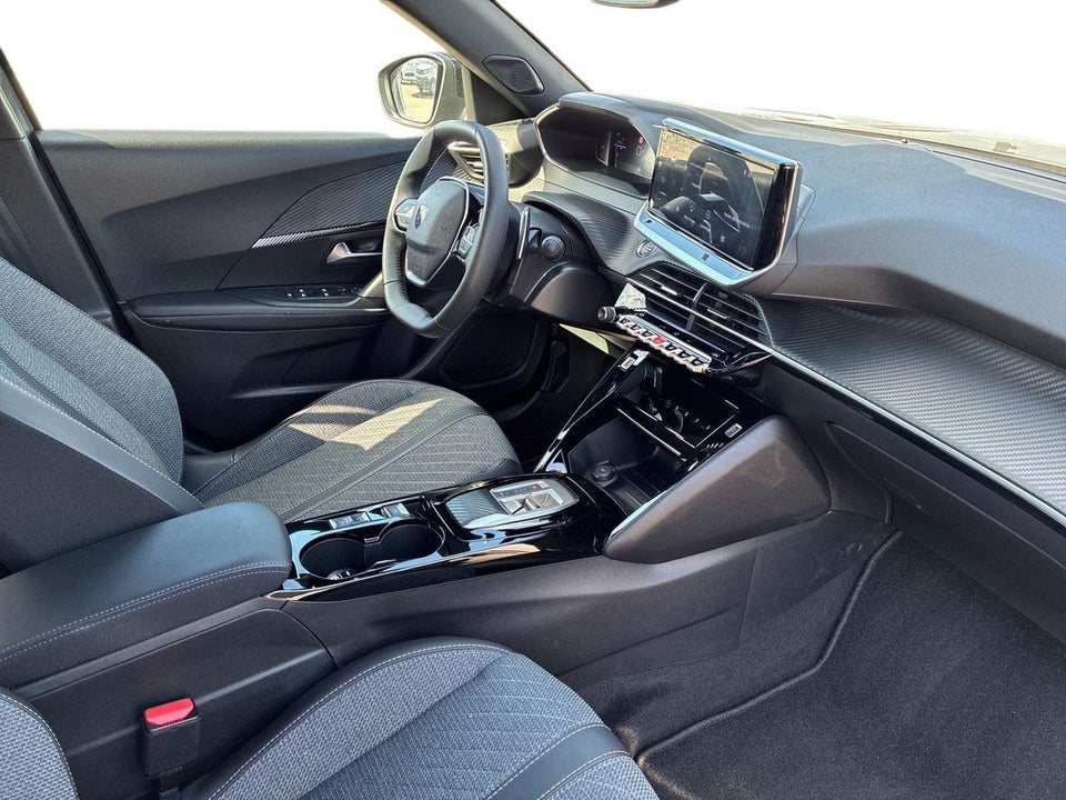Peugeot 2008 1,2 PureTech 130 Allure EAT8 5d