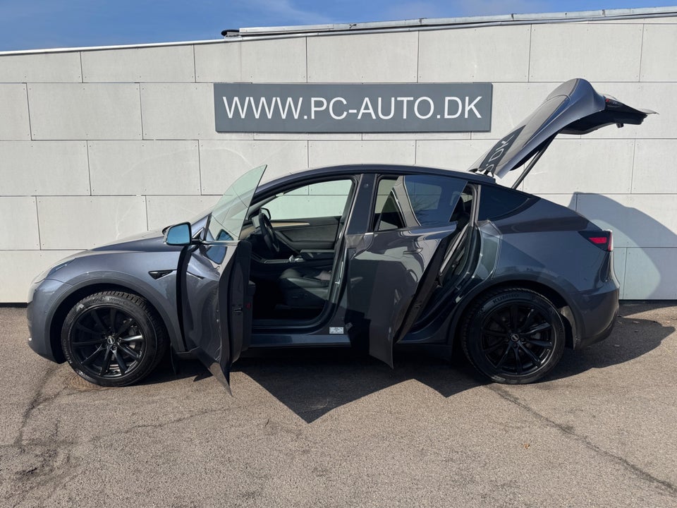 Tesla Model Y Long Range AWD 5d