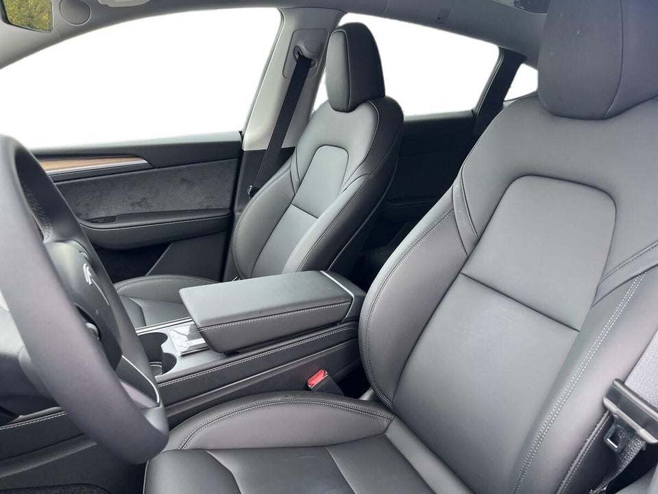 Tesla Model Y RWD 5d