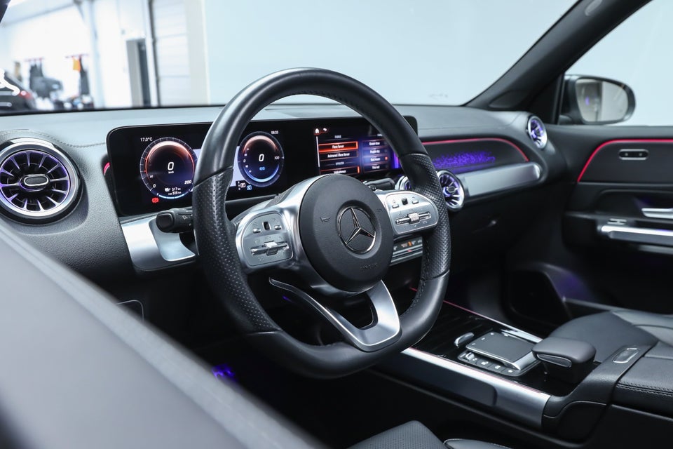 Mercedes EQB300 AMG Line 4Matic 7prs 5d