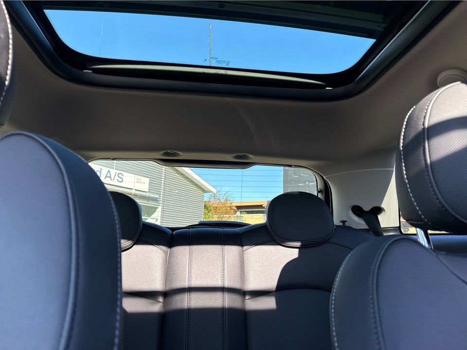 MINI Cooper SE Classic Trim 3d