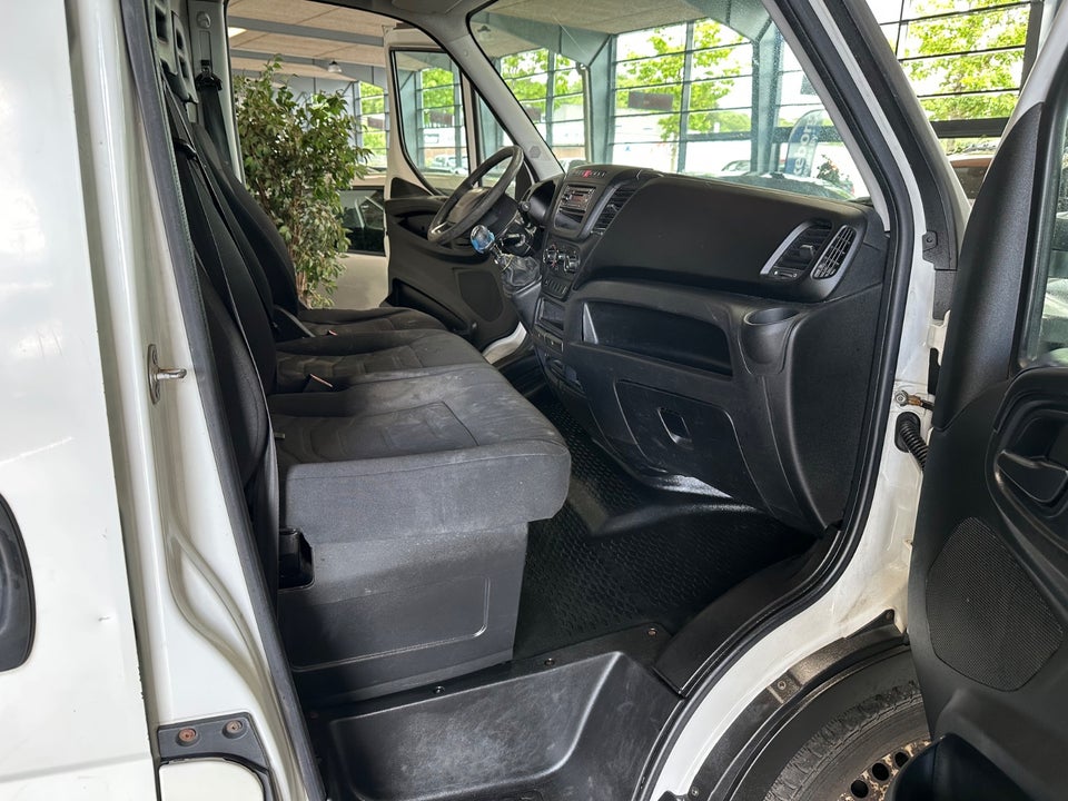 Iveco Daily 2,3 35S15 10,8m³ Van