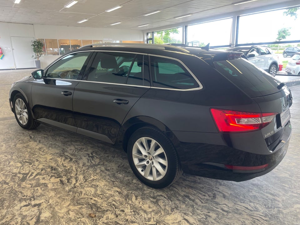 Skoda Superb 2,0 TDi 150 Style Combi DSG 5d