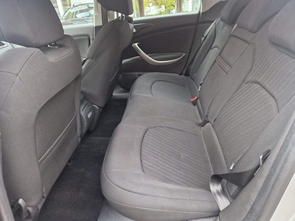 Citroën C5 2,0 HDi 140 Comfort Tourer 5d