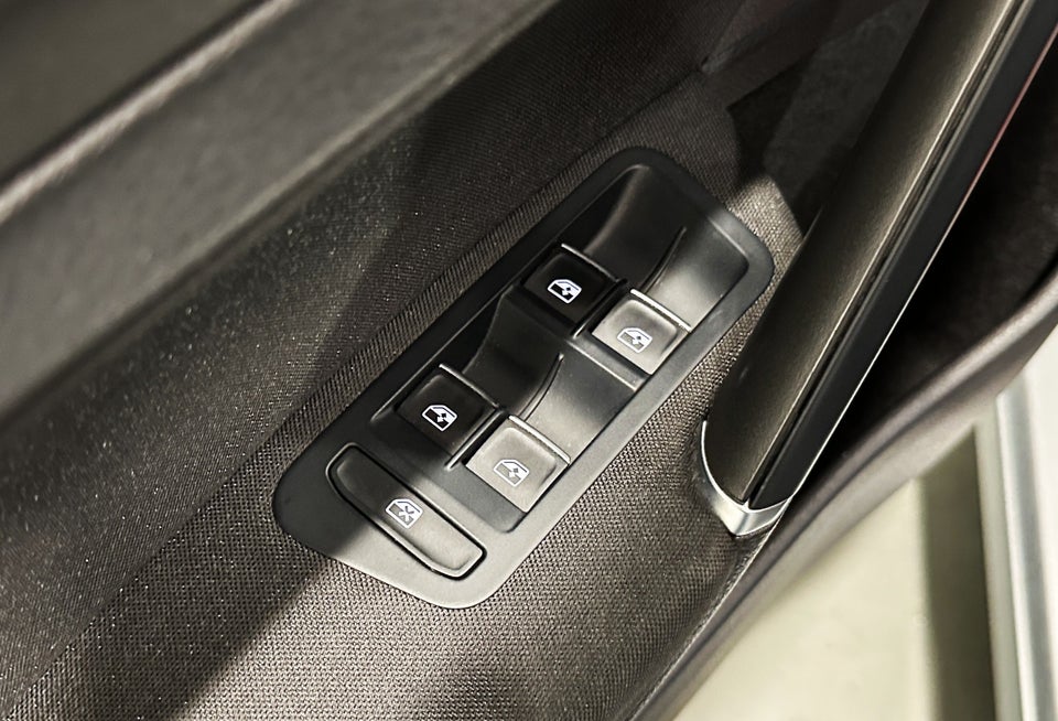 VW Golf VII 1,5 TSi 150 Highline Variant DSG 5d