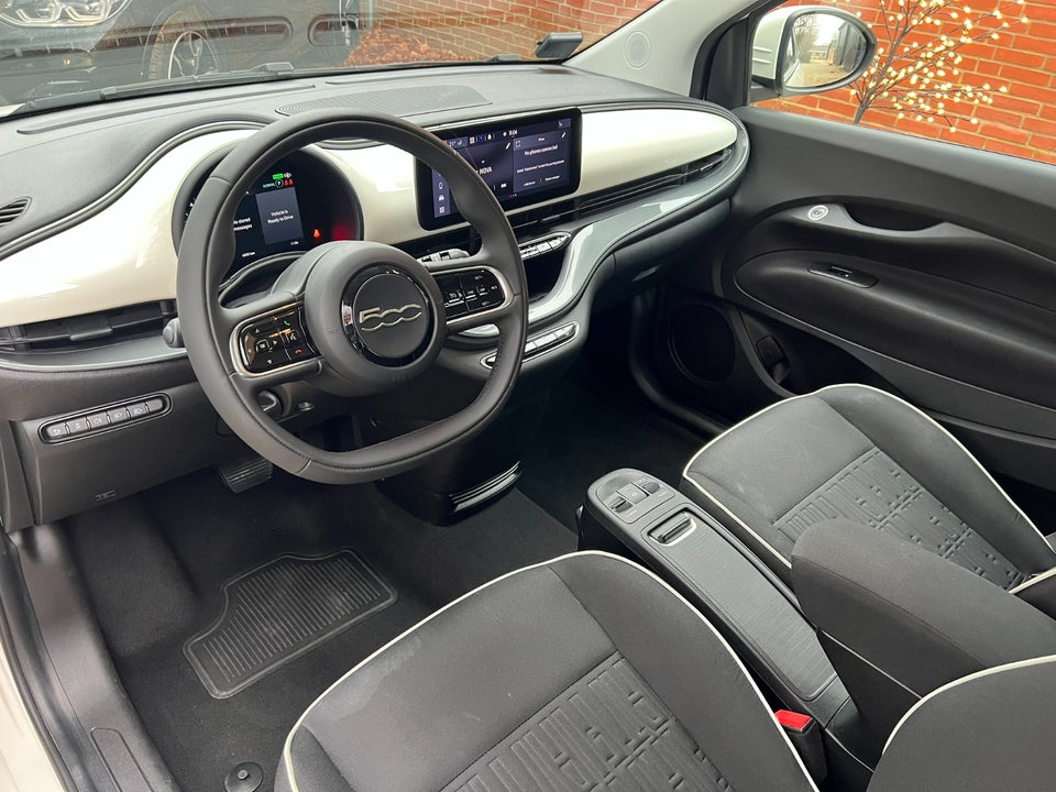 Fiat 500e 42 Icon 3d