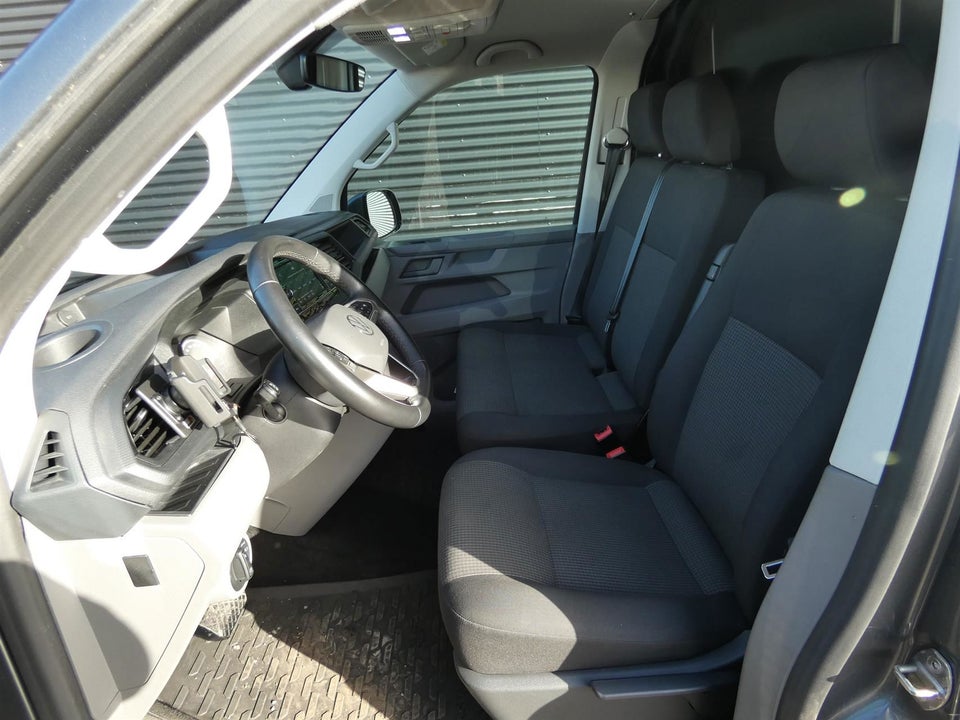 VW Transporter 2,0 TDi 150 Kassevogn DSG kort