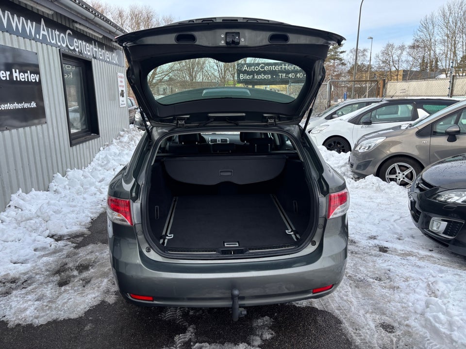 Toyota Avensis 1,6 VVT-i T1 stc. 5d