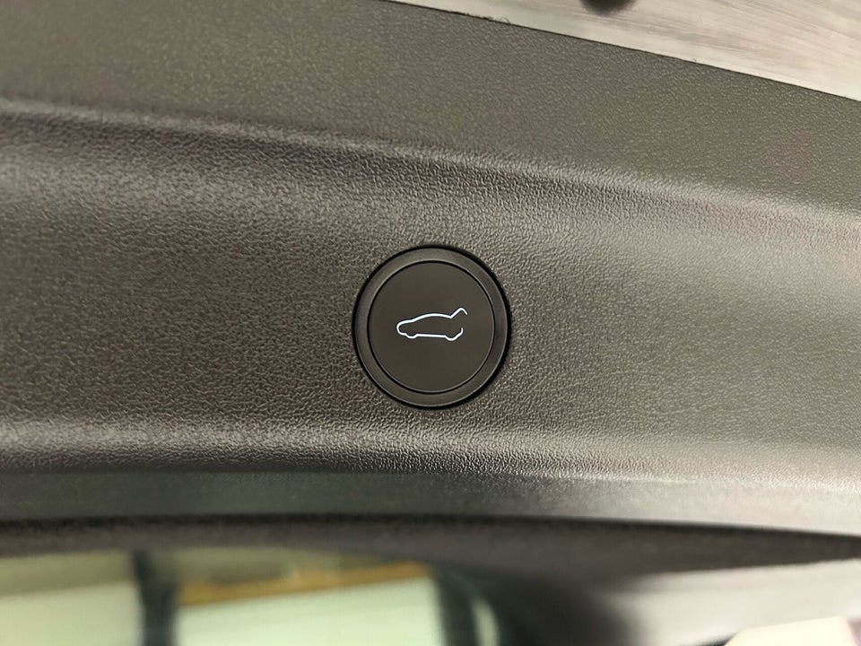 Tesla Model Y Long Range AWD 5d