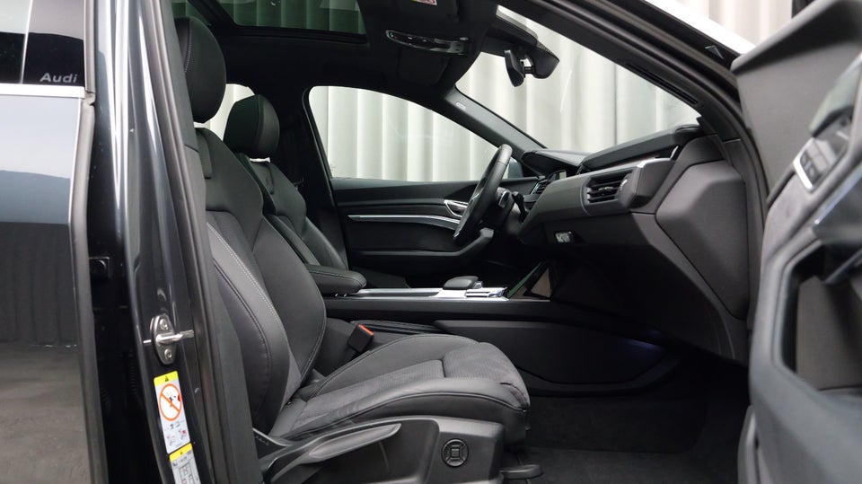 Audi Q8 e-tron 55 Advanced quattro 5d